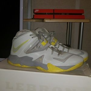 Nike Zoom Soldier VII